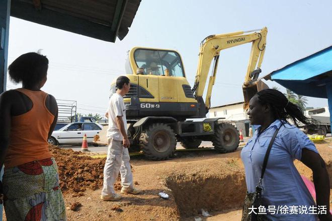 万博ManBetX网页版实拍在非洲劳务的中国工人 当地人盼望他们留下来(图1)